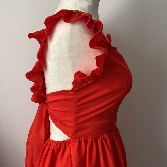 Red Sleeves Square Neckline Dress - Picture 7 of 11